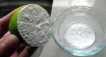 THIS IS NOT A JOKE: DIP HALF A LEMON IN BAKING SODA: THE RESULTS ARE FANTASTIC!