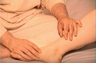IF YOU MASSAGE THIS POINT ON YOUR LEG AT NIGHT THIS IS WHAT HAPPENS TO YOUR BODY!
