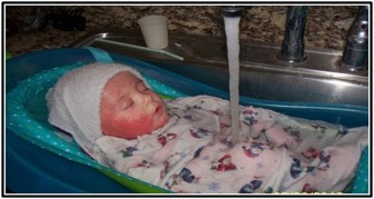 THIS DESPERATE MOTHER SPENDS ALL NIGHT ON THE INTERNET WHILE HER BABY LAYS IN A SINK. WHAT A STORY!