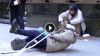 This Homeless Man Fell Down And EVERYONE Ignored Him. Until Finally …My Heart Shattered