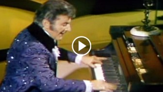 Liberace’s Light Speed Performance From 1969 Is Still ASTONISHING! You Are Going To Love THIS!